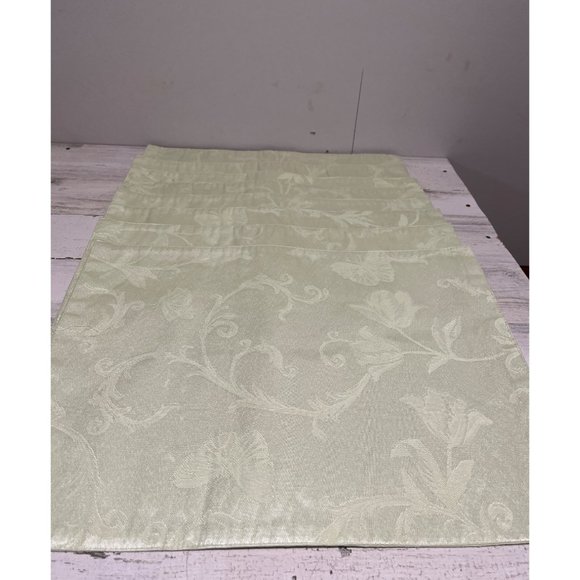 Set of eight light green placemats with flowers, vines, and butterflies - Picture 1 of 7